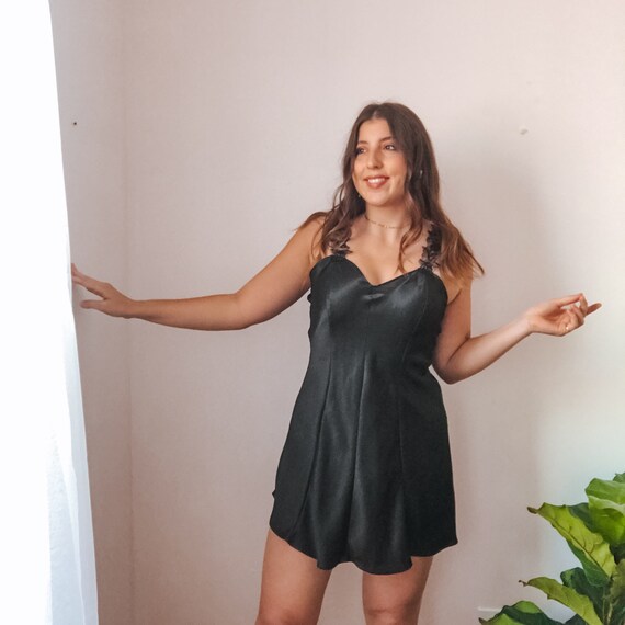 Vintage 80s Intimate Affair Slip Size L Black Embe