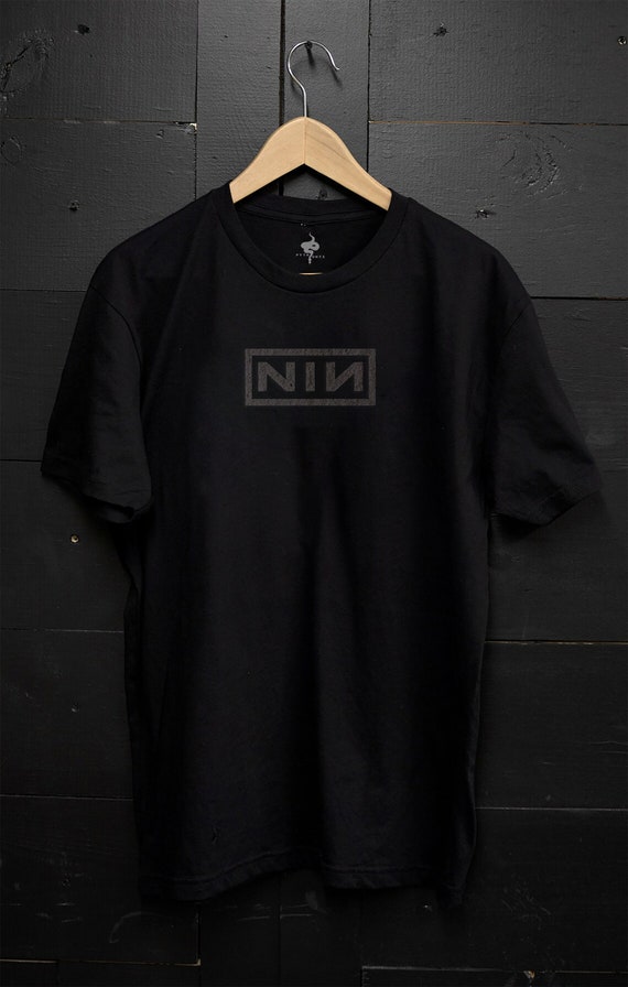 Band Tee Nine Inch Nails Black on Black T-shirt - Etsy 可愛い通販サイト Nine Inch Nails Tシャツ Tシャツ/カットソー(半袖/袖なし)