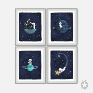 Conjunto de 4 impresiones de decoración de guardería con temática espacial de astronautas, luna y estrellas, arte de pared de noche estrellada, descarga digital para niños del espacio exterior azul marino