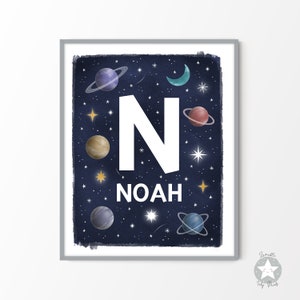 Decoración personalizada de la guardería con temática espacial de astronautas, nombre personalizado del espacio exterior, impresión de la noche estrellada celestial, arte de pared de estrellas imprimibles de la habitación para niños