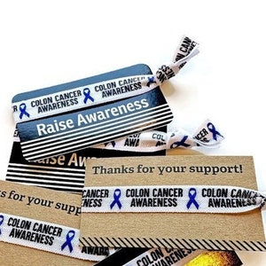 Faixa de braço de apoio para conscientização do câncer de cólon, pulseira, laços de cabelo Ótimo para presentes ou arrecadação de fundos Gravata e cartão incluídos, fita azul royal