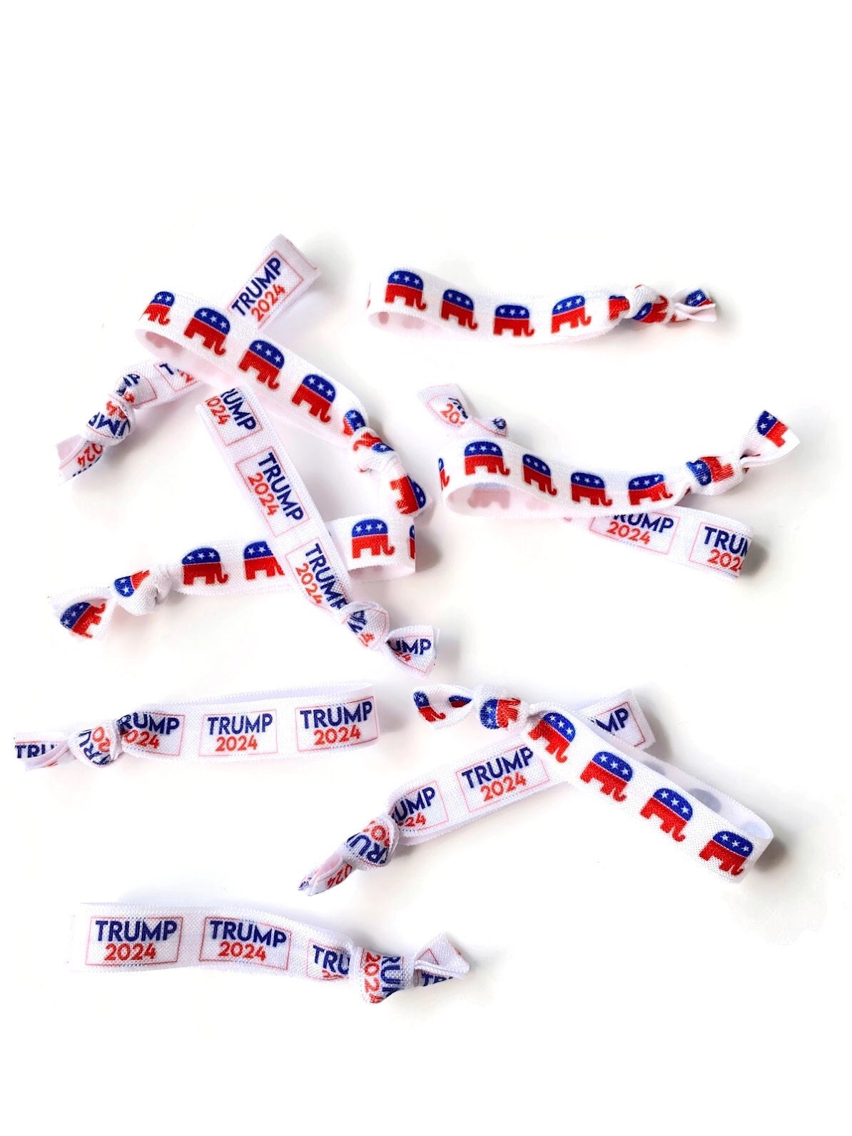 2024 Trump Never Surrender Silicone Bracelet – Waterproof Rubber Wristband For Men & Women