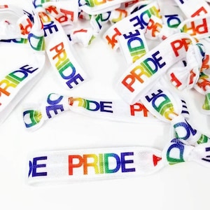 5 ou 10 coiffures/bracelets PRIDE PRIDE - Idéal pour les cadeaux de défilé, des cadeaux, des cartes/cadeaux de la Saint-Valentin, un cadeau d'anniversaire, un emballage cadeau, etc.