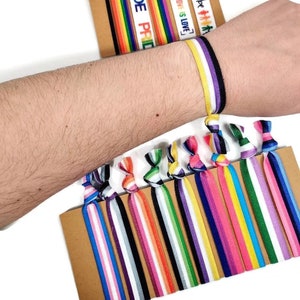 Pride Themen-Armband / Haargummi - wählen Sie einen Druck, machen Sie einen Mix! Ideal für Paraden, Gefälligkeiten, Karten / Geschenke. LGBT, Regenbogen, Liebe ist Liebe, Stamm
