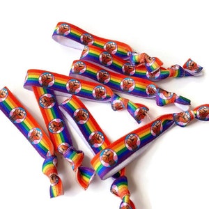 Mais de 5 laços de cabelo/pulseiras – Punhos listrados inclusivos – Ótimo para desfiles, lembrancinhas, cartões/presentes, lembrancinhas de aniversário, lgbtq, orgulho, decoração de mesa de casamento