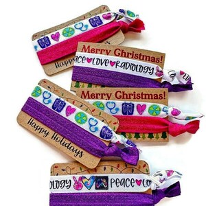 Radiologie Happy Holiday Merry Christmas Karte mit 2 Krawatten - Haarbänder / Armbänder / Handgelenkbänder - ideal für Büroangestellte, Krankenhausteam, gesundheitswesen