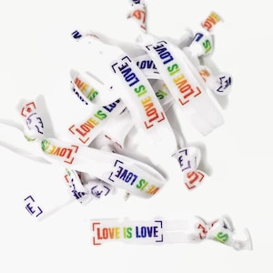 10 coiffures / bracelets Love is Love - Idéal pour les cadeaux de défilé, les cadeaux, les cartes / cadeaux de la Saint-Valentin, les cadeaux d'anniversaire, les emballages cadeaux, etc.