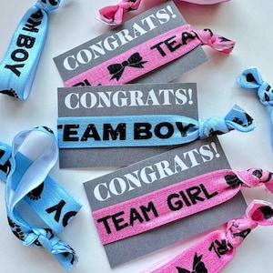 Pulsera Team Boy o Team Girl ¡Felicidades! tarjeta - ideal para dar la bienvenida a un nuevo bebé, revelación de género, regalo de baby shower - incluye tarjeta y corbata