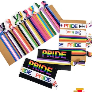 Ensemble cadeau 2 pièces PRIDE, cadeau à distribuer, cadeau de parade. Carte et bracelet inclus ! LGBTQ +, festival, mois, arc-en-ciel, drapeau, juin, cravate, élastique pour les cheveux,