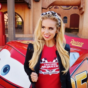 Lightning McQueen Racing Academy! Cars movie, Cars Land