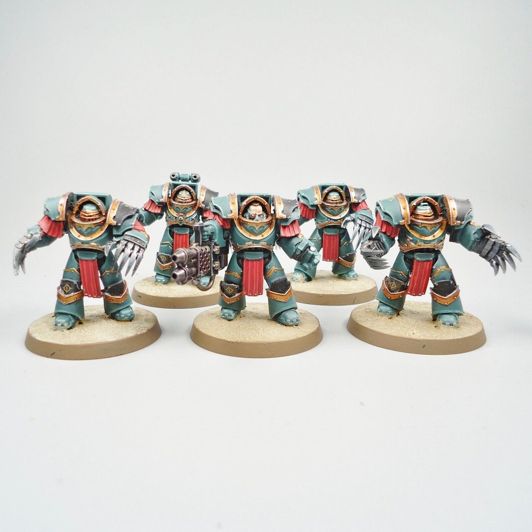 JOYTOY Warhammer 40,000 1/18 Action Figure Sons of Horus Legion Praetor in Cataphractii Terminator Armour Collection Model Birthday Gifts JOYTOY Warhammer 40,000 1/18 Action Figure Sons of Horus Legion Praetor in Cataphractii Terminator Armour Collection Model Birthday Gifts
