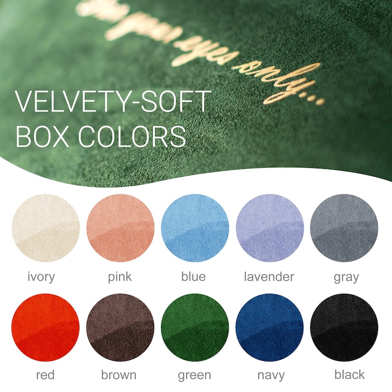 K&ouml;nnte beinhalten: Bild mit einer Auswahl an samtweichen Boxfarben. Das Bild zeigt einen dunkelgr&uuml;nen Hintergrund mit dem Text "VELVETY-SOFT BOX COLORS". Unten sind zehn Farbfelder: Elfenbein, Rosa, Blau, Lavendel, Grau, Rot, Braun, Gr&uuml;n, Marine und Schwarz.