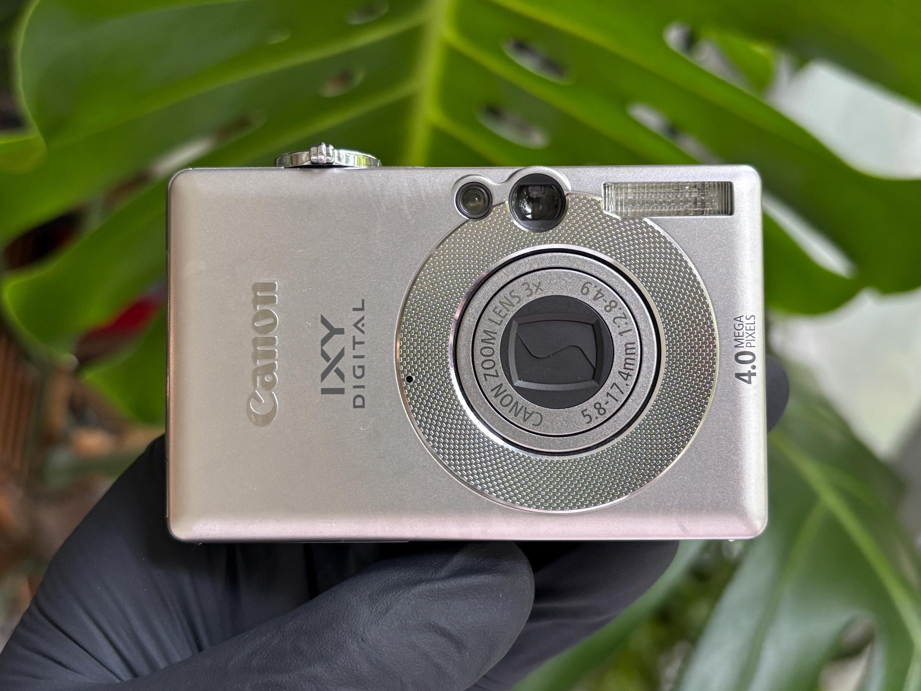Canon IXY DIGITAL 20IS 3x Optical Zoom 8 Megapixels Used