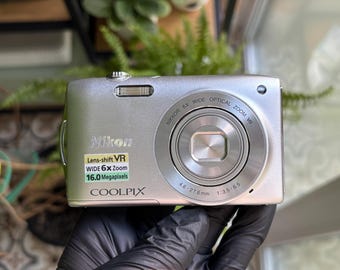Nikon Coolpix S2700 Digital Camera Vibration Reduction 6x Wide