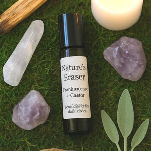 Nature&#39;s Eraser Frankincense + Castor Roller