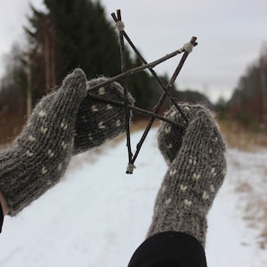 Hand knit eco mittens. 100% Natural wool handmade mittens. Warm gift for a woman.