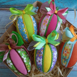 Easter fabric eggs set 5 pcs Hanging spring Easter decoration Quilted ornaments Easter tree decor Easter egg ornament Rustic Easter eggs