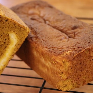 Keto PUMPKIN CREAM CHEESE Bread!!! Low-Carb and Gluten Free!! Just 2 Carbs per Slice!! (without Cream Cheese Filling option also available)