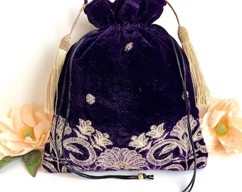 Bolso Potli bordado morado. Bolso de mano artesanal para bodas, bolso de hombro para la noche. Bolsita de terciopelo con cordón.