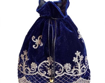 Pochette Potli bleue brodée. Pochette de mariage artisanale, pochette de soirée en velours à cordon.