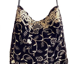 Sac bandoulière souple en velours noir brodé, style hobo. Sacs à main bohèmes faits main.