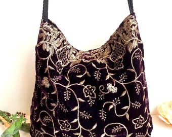 Bolso bandolera grande y elegante de terciopelo morado oscuro bordado. Bolso bohemio hecho a mano.