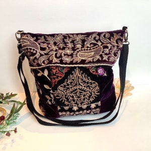 Paars geborduurd fluwelen Crossbody schouder slouchy hobo tas. Handgemaakte patchwork Boho Indiase handtassen. afbeelding 5