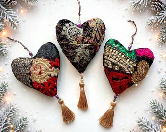 Pendentifs en forme de cœur brodés à la main avec perles : Ornement de Noël bohème