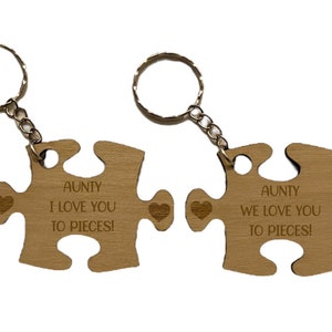 Aunty Gift - Love You To Pieces - Laser Cut and Engraved Plywood Novelty Keyring - Ideal Gift Present For Your Aunt For Birthday Christmas