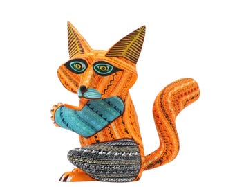 メキシコ民芸品 アレブリヘ 木彫り 置物　キツネ アレブリヘのキツネ｜手彫りのコパル材アレブリヘ｜メキシコ民芸品の