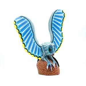 Alebrije owl, oaxacan wood carving, mexican folk art, handicraft oaxacan sculpture, figure wooden statuette, mabe by Saulo Mandarín