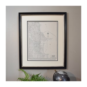 Carte de la ville de Chicago encadrée, carte vintage de Chicago, Illinois, des années 1940 - Carte authentique - décor mural vintage