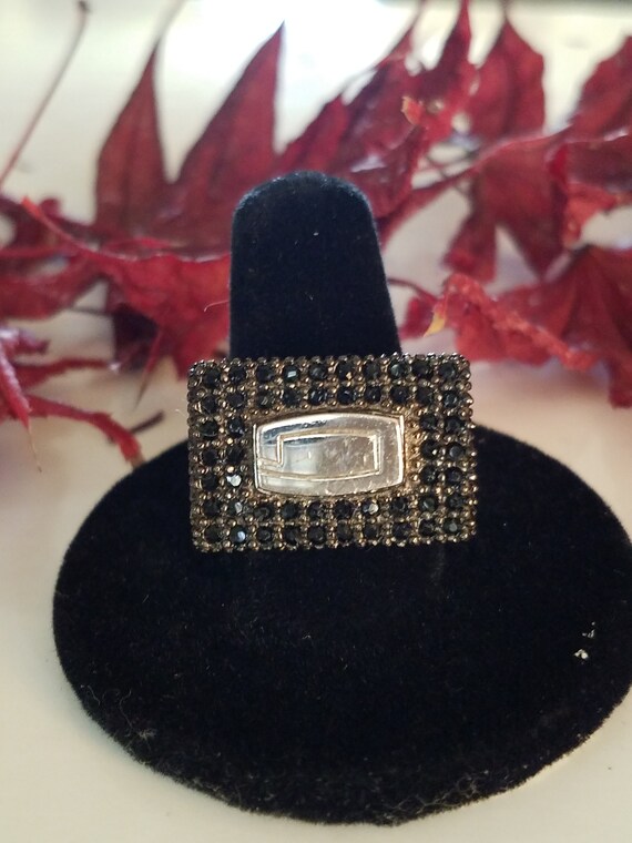 Vintage GUESS negro espinela plata esterlina cigarros anillo tamaño 8 y s 20 gramos Vintage GUESS negro espinela plata esterlina cigarros anillo tamaño 8 y s 20 gramos