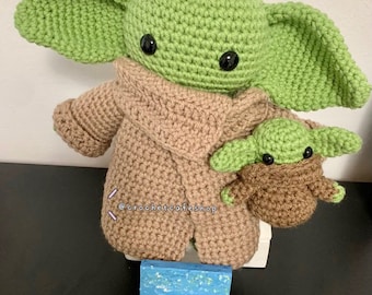 Star Space Friends GIANT Baby Alien Baby Yoyo Face Mask Keychain Carrier • handmade crochet amigurumi plush toy doll