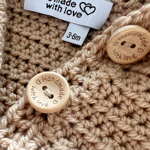 Cardigan con cappuccio con orsetto fatto a mano con personalizzazione immagine 3