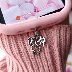 Wyvern Handyanhänger: Silberdrache Dust Plug - Fantasy Accessoire