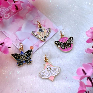 Tapón antipolvo de polilla con diseño de pastel de bruja: accesorio para teléfono