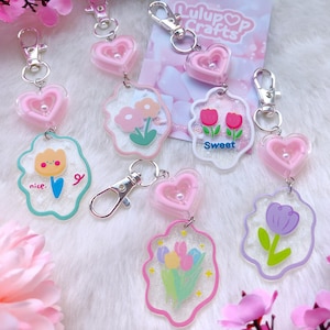 Kawaii Acrylic Flower Keychain: Pastel Heart Charm