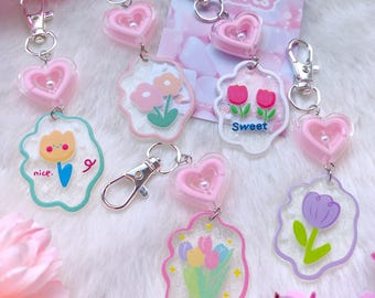 Kawaii Acrylic Flower Keychain: Pastel Heart Charm