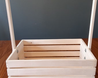 Cesta de madera con asa