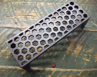 Cast Iron air Brick Vent   Pattern honeycomb