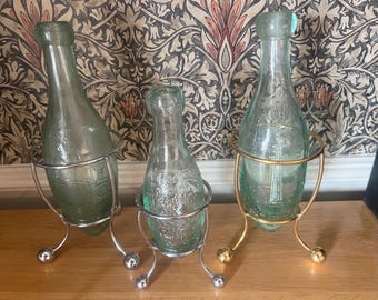 10oz /6oz bottle display stand for hamilton and torpedo bottles.