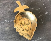 Leaf Shaped Vintage Brass Caddy Spoon - Kitchenalia - Afternoon Tea - Collectible Measuring spoon