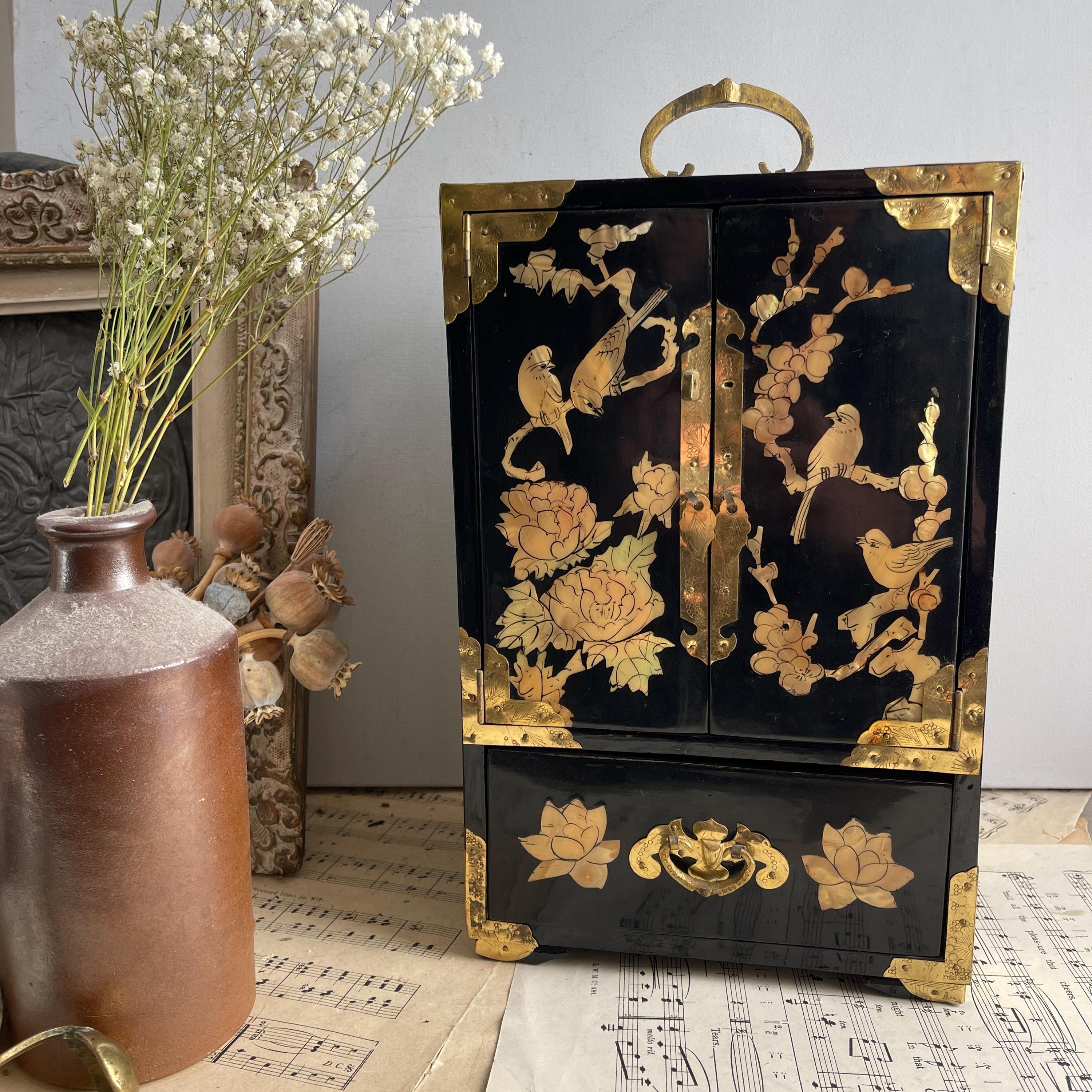 Chinoiserie cabinet - Etsy 日本
