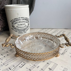 Vintage silverpläterad piedestal sockerkorg sockerbitsbehållare och tång matfotograferingsrekvisita