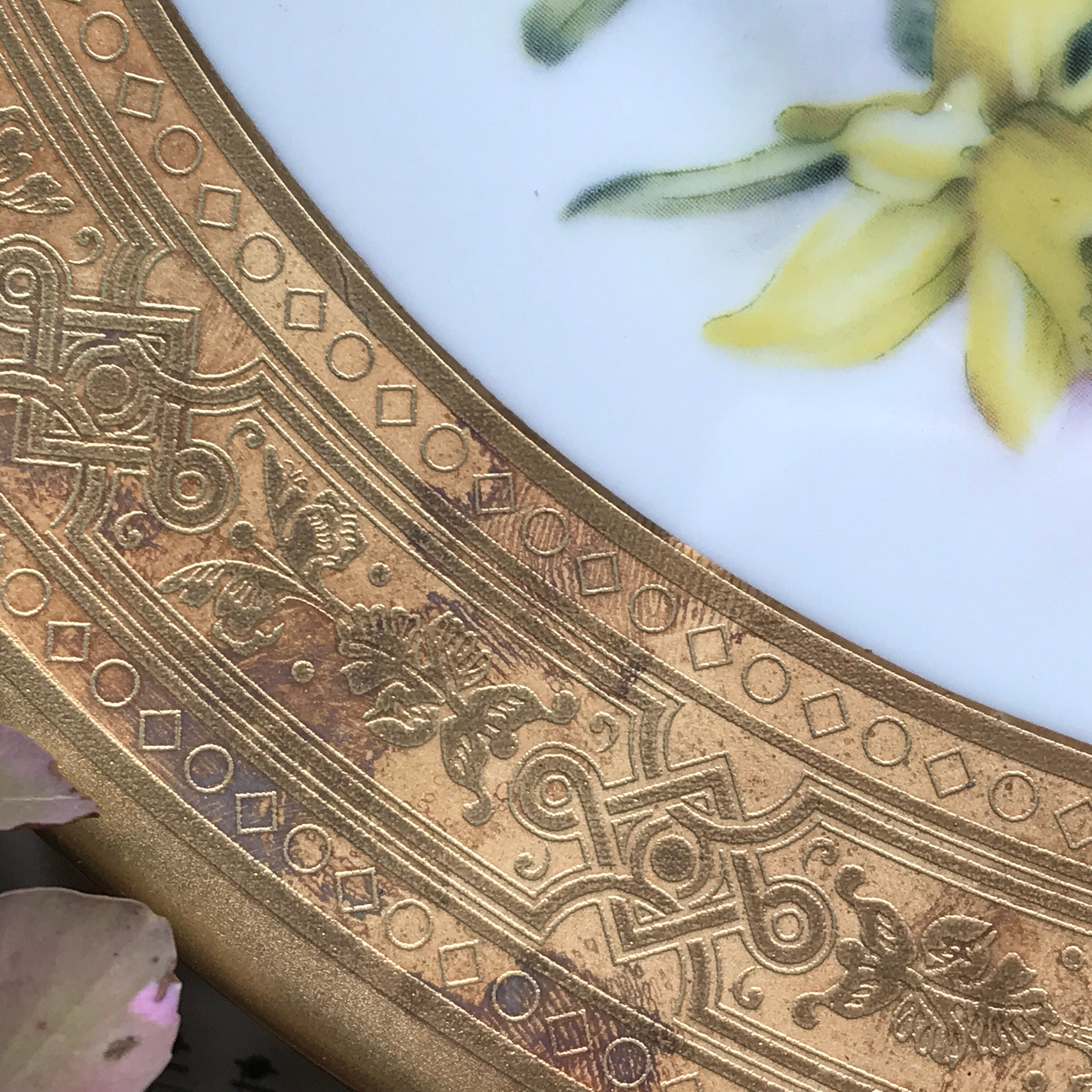 Vintage Bavaria Incisione Oro China Plate - Gilded Collectable