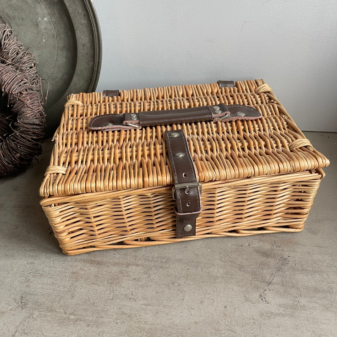 Vintage Picnic Hamper, Wicker Lidded Picnic Basket, Christmas Hamper Etsy