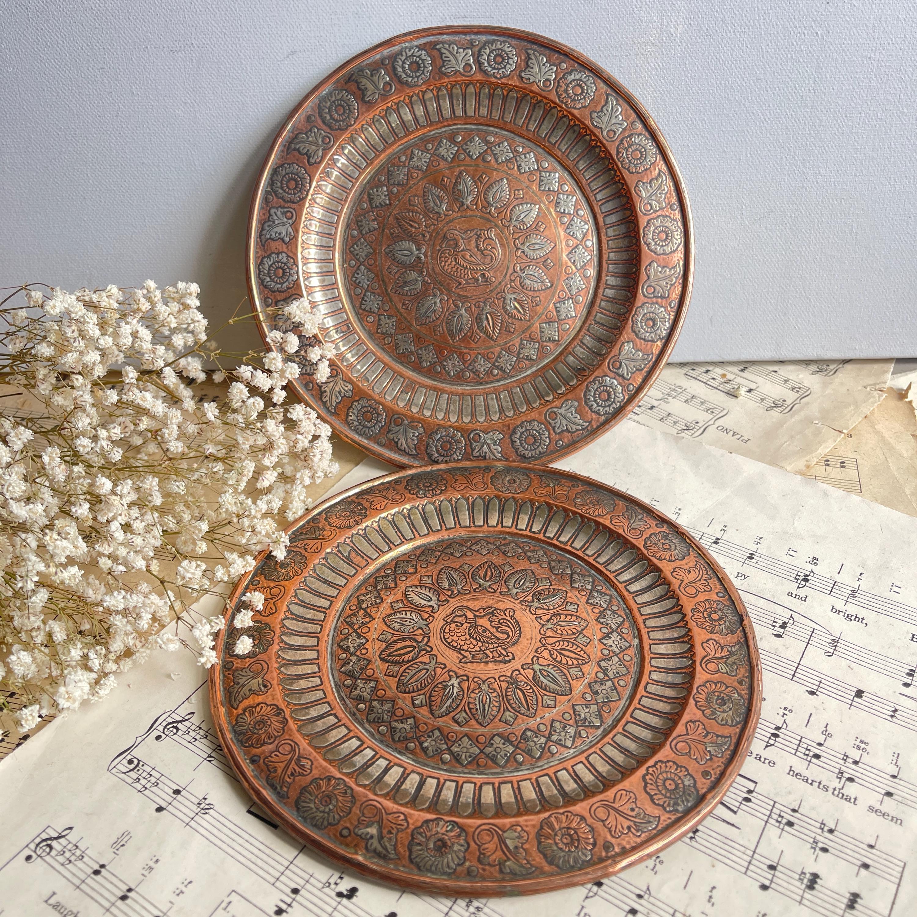 美しいアンティーク皿　ペルシャ　19世紀　カシミール　銅製トレイ 彫金装飾 Persian metal plate - Etsy 日本