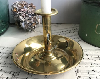 Vintage Brass Chamberstick. Candlestick with candle ejector. English Candle Holder with Handle. Retro Collectible. Photo prop. Shabby Chic