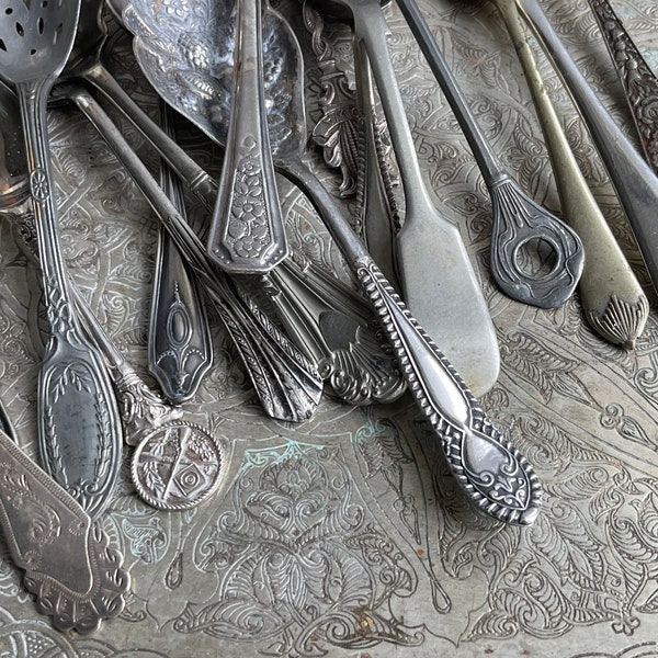 Vintage Food Photography Props, Cheap Craft Fiddle Spoons, Silver Plated Cutlery, Mix and Match Flatware. Shabby Chic.